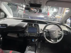 Toyota Prius 2022 Red