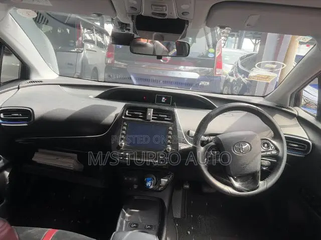 Toyota Prius 2022 Red
