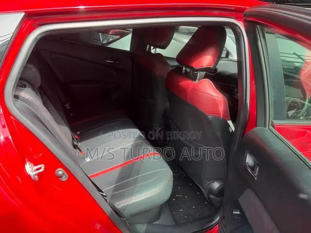 Toyota Prius 2022 Red