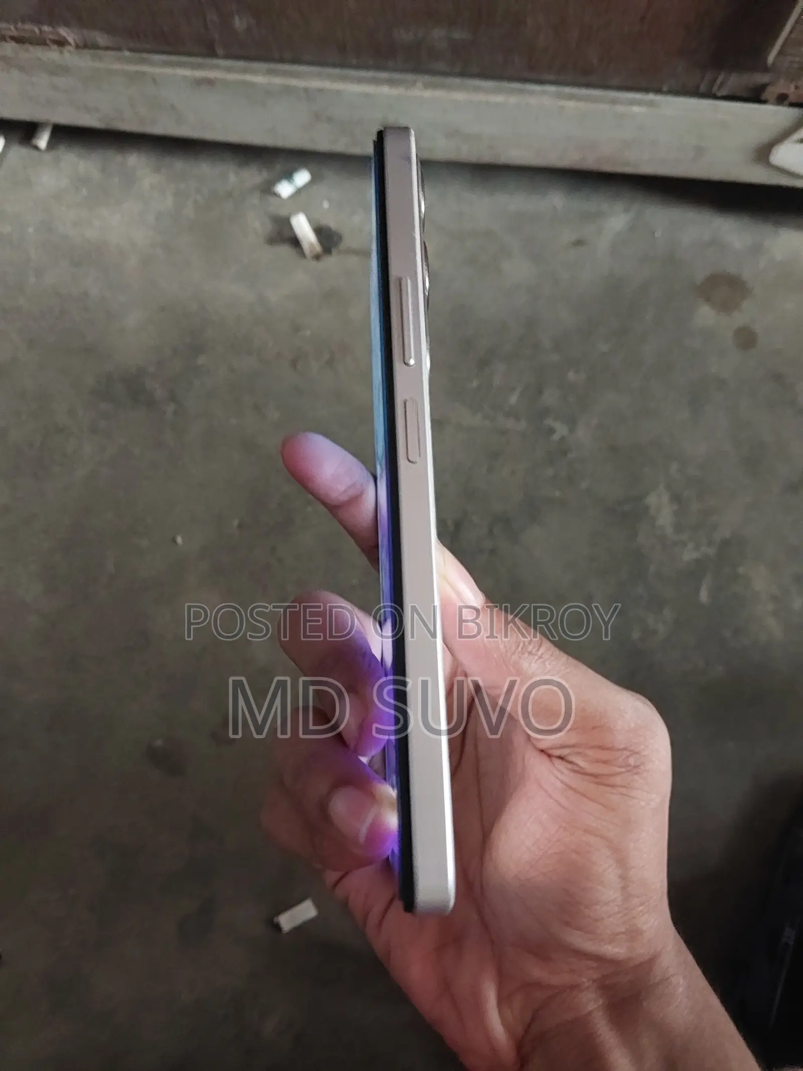 Vivo Y19s 128 GB Silver