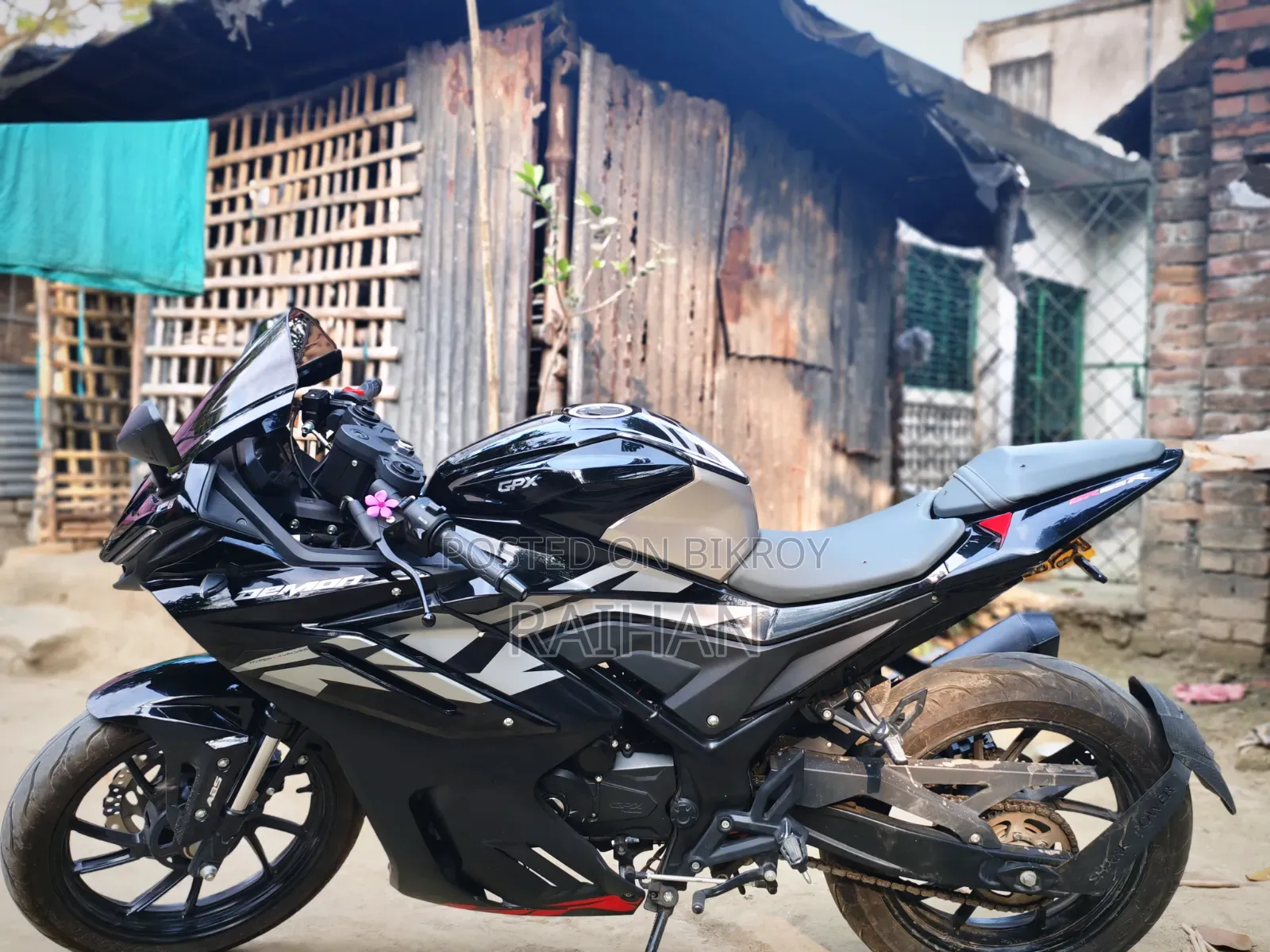 জিপিক্স ডেমন জিআর২০০আর ২০২৫ কালো