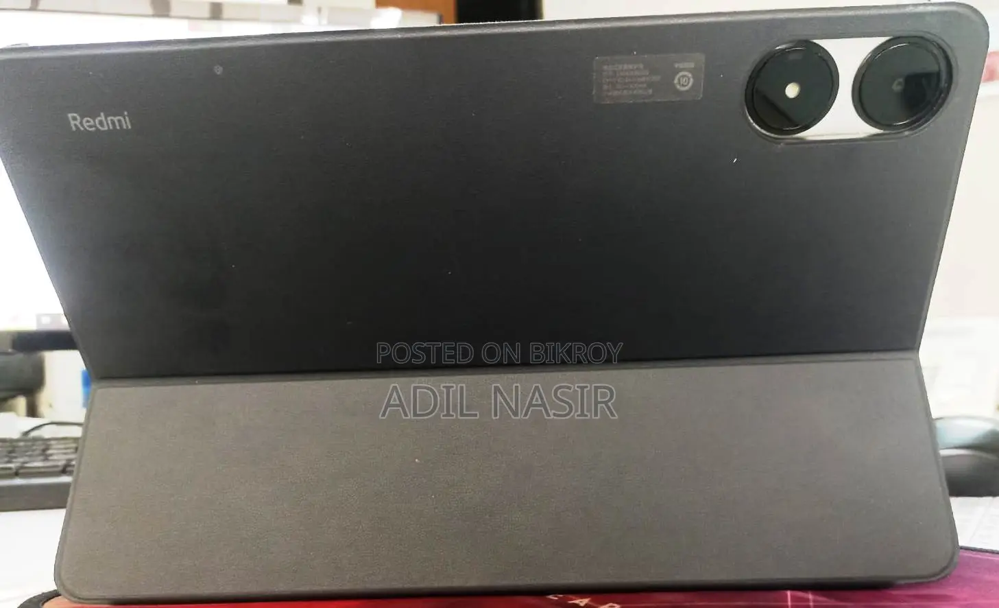 রিয়েলমি প্যাড ২৫৬ জিবি ব্ল্যাক