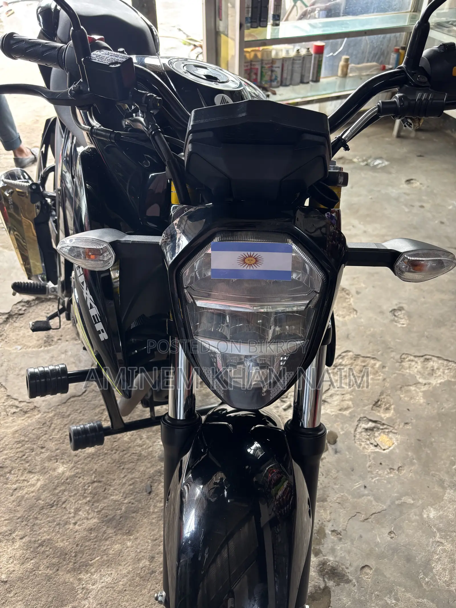 সুজুকি জিক্সার ২০২৫ ব্ল্যাক