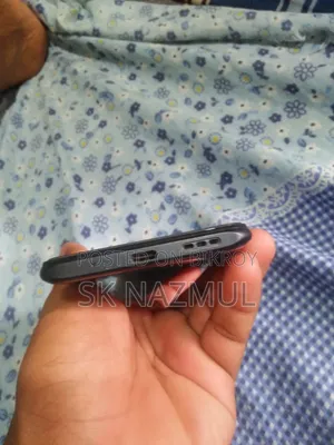 রিয়েলমি ১০ ৫জি ১২৮ জিবি ব্ল্যাক