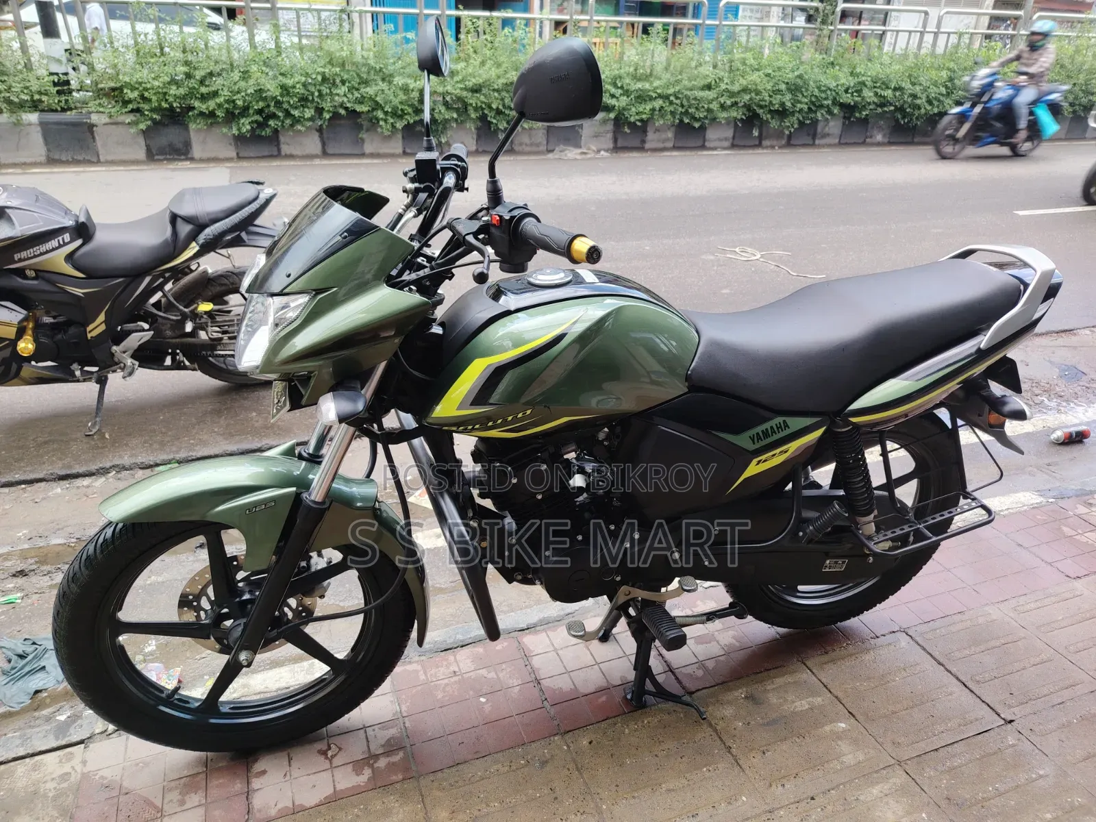 ইয়ামাহা স্যালুটো ১২৫ ২০২৫ কালো