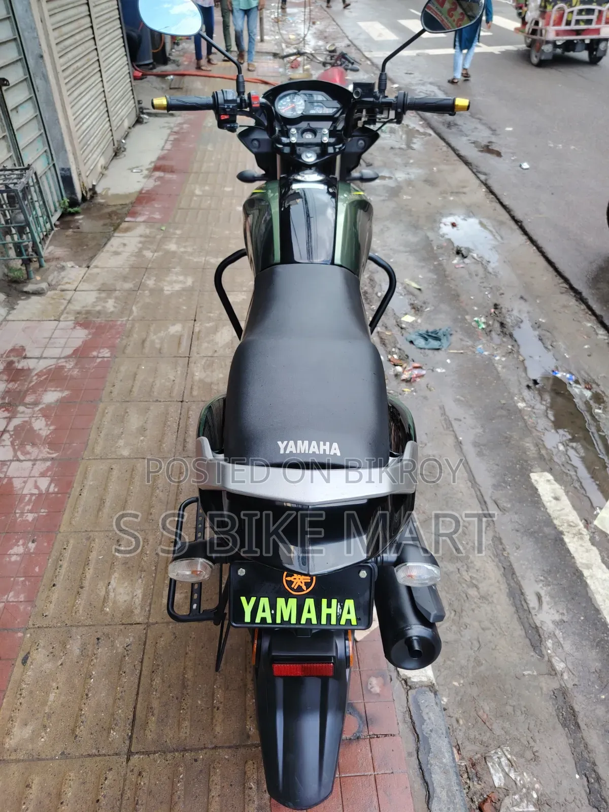 ইয়ামাহা স্যালুটো ১২৫ ২০২৫ কালো