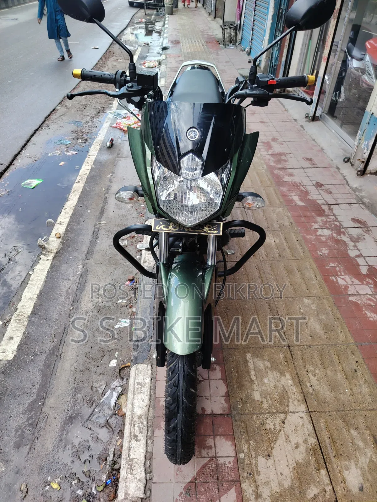 ইয়ামাহা স্যালুটো ১২৫ ২০২৫ কালো