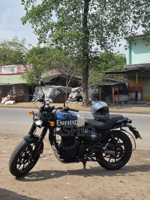 রয়েল এনফিল্ড হান্টার ৩৫০ ২০২৫ নীল