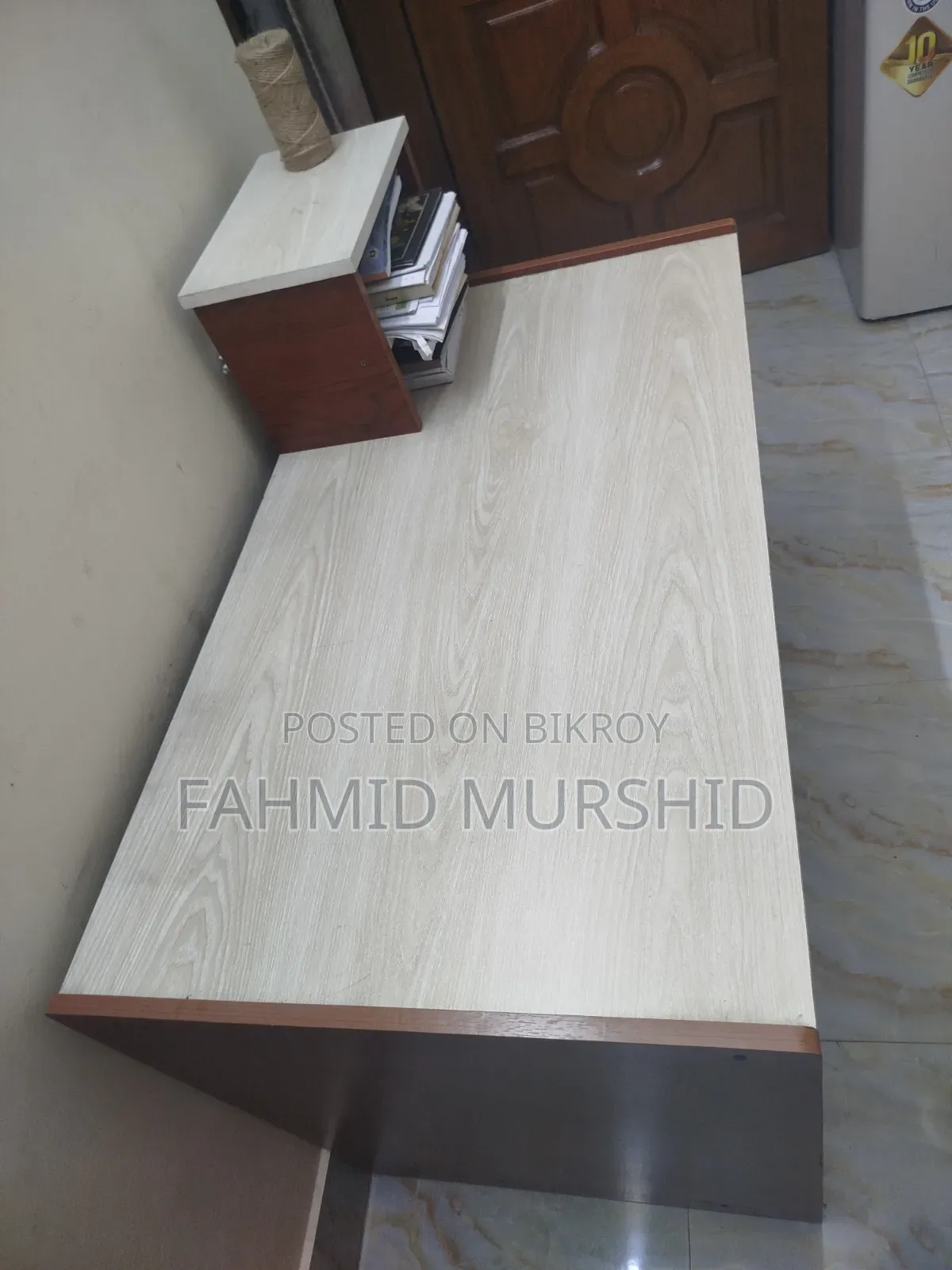Table for Desktop and Reading
