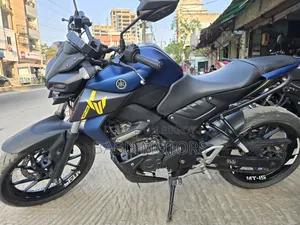 ইয়ামাহা ২০২১ নীল