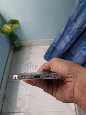 নিউ স্যামসাং গ্যালাক্সি জেড ফ্লিপ৪ ১২৮ জিবি গোল্ড