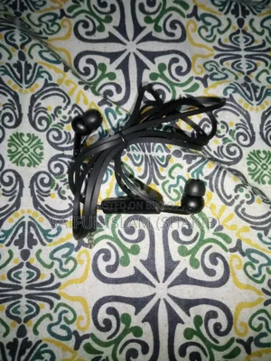 ওরাইমো লাইট সুপার ডিপ বেস ইয়ারফোনস।
