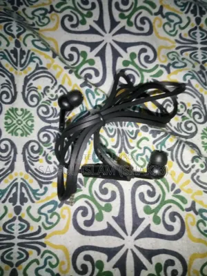 ওরাইমো লাইট সুপার ডিপ বেস ইয়ারফোনস।