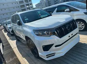 টয়োটা ল্যান্ড ক্রুজার প্রাডো ২.৭ ২০২২ পার্ল