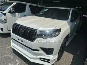 টয়োটা ল্যান্ড ক্রুয়েজার প্রাডো ২.৭ ২০২২ পার্ল