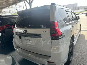 টয়োটা ল্যান্ড ক্রুয়েজার প্রাডো ২.৭ ২০২২ পার্ল