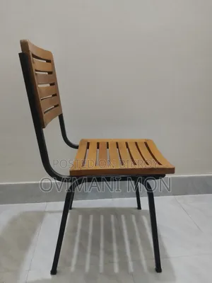 Very lightly used premium looking office/study chair for sale.