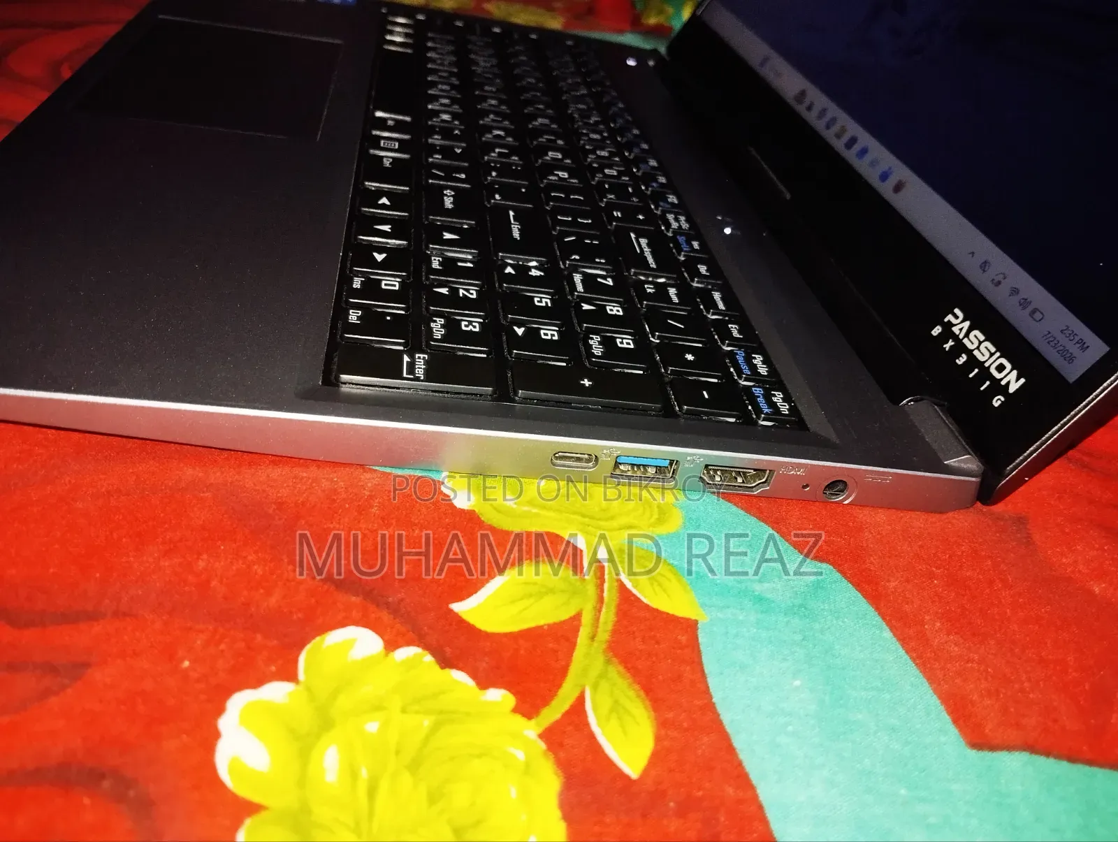 ল্যাপটপ ৮জিবি ইন্টেল কোর আই৩ এসএসডি ৫১২জিবি