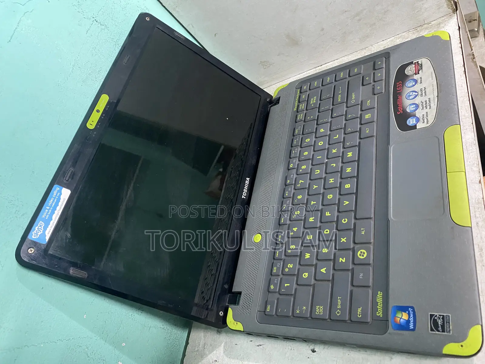 Laptop Toshiba Satellite E55T 4GB Intel HDD 320GB