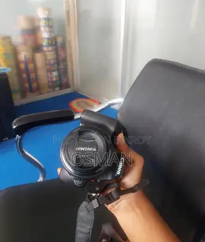 Canon 200D