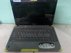 Laptop Toshiba Satellite E55T 4GB Intel HDD 320GB