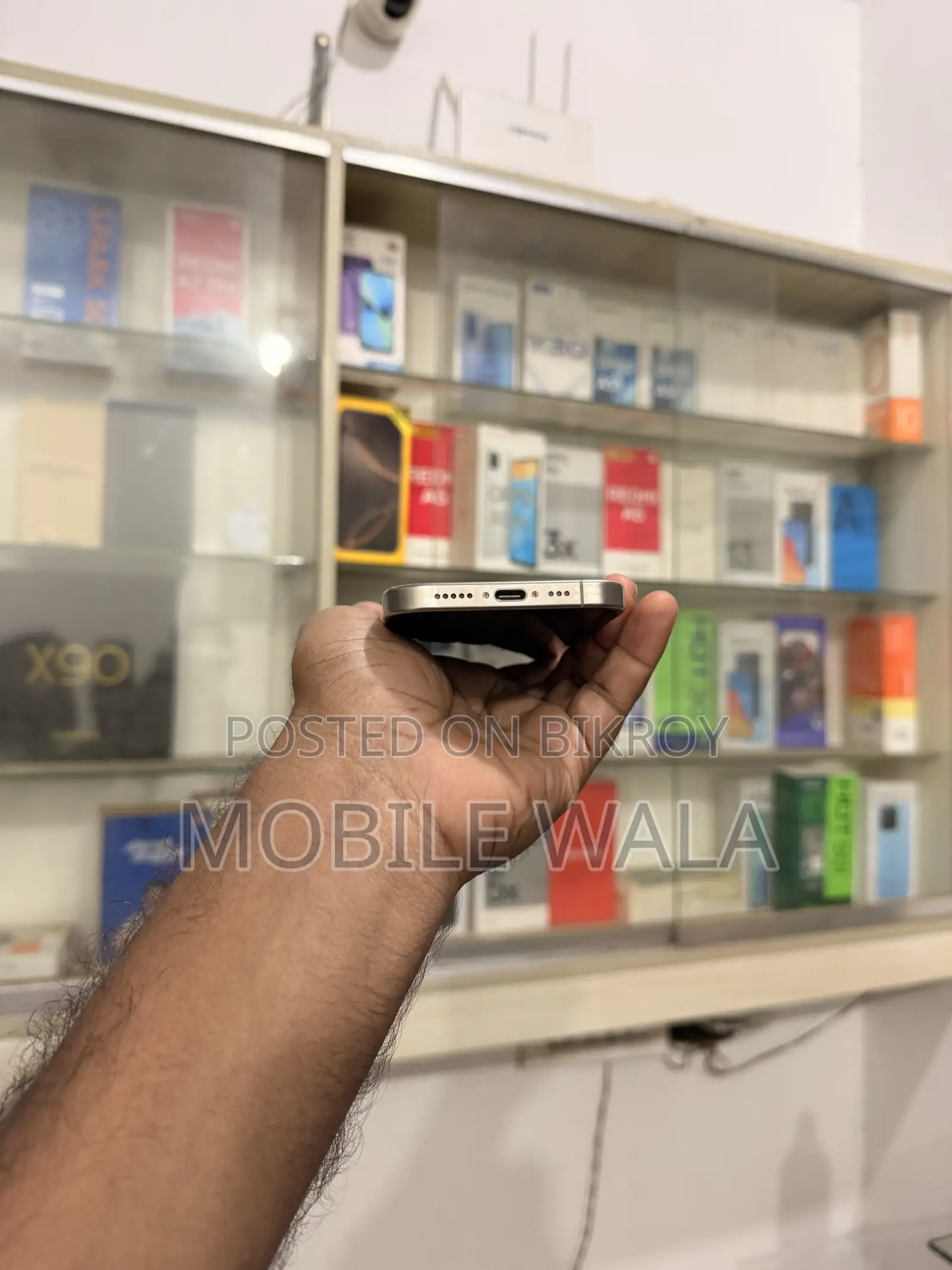 অ্যাপল আইফোন ১৬ প্রো ২৫৬ জিবি সিলভার