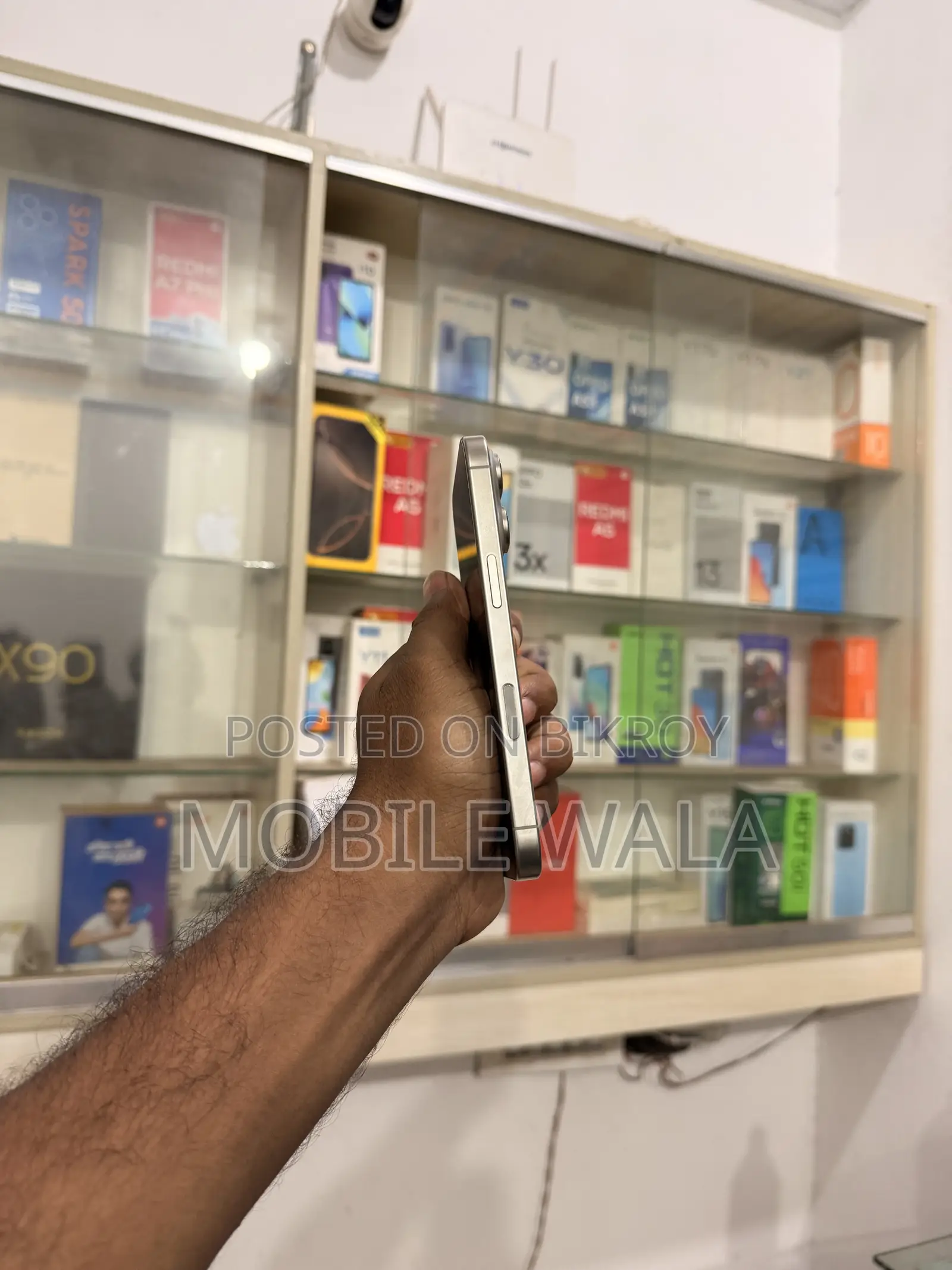 অ্যাপল আইফোন ১৬ প্রো ২৫৬ জিবি সিলভার