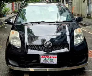Toyota Vitz 1.3 AWD 5dr 2010 Black