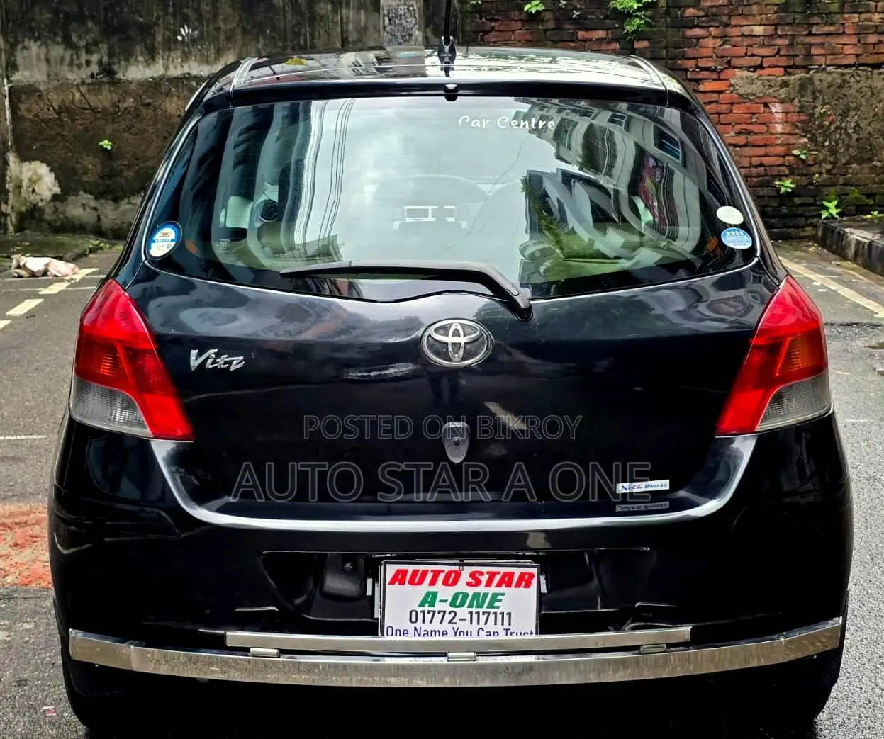 Toyota Vitz 1.3 AWD 5dr 2010 Black