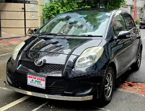 Toyota Vitz 1.3 AWD 5dr 2010 Black
