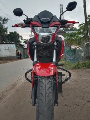 Honda Hornet 2.0 2023 Red