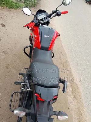 Honda Hornet 2.0 2023 Red