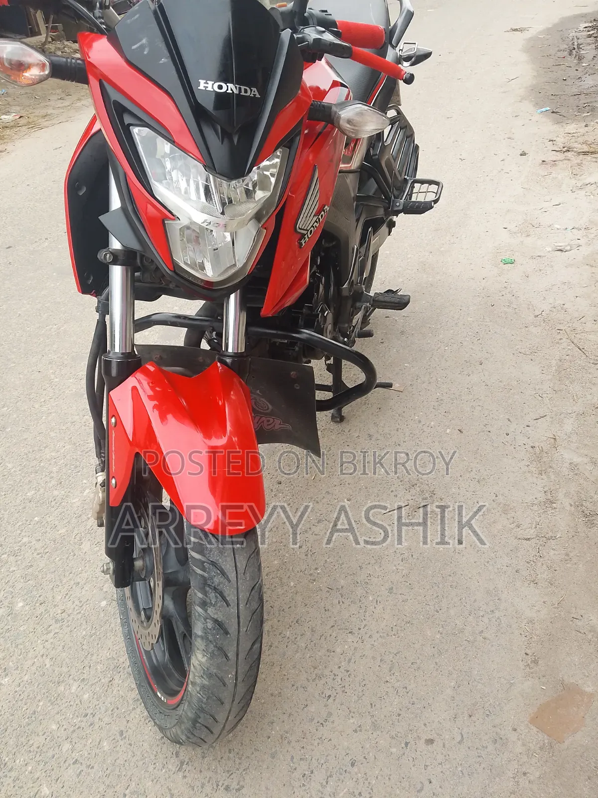 Honda Hornet 2.0 2023 Red