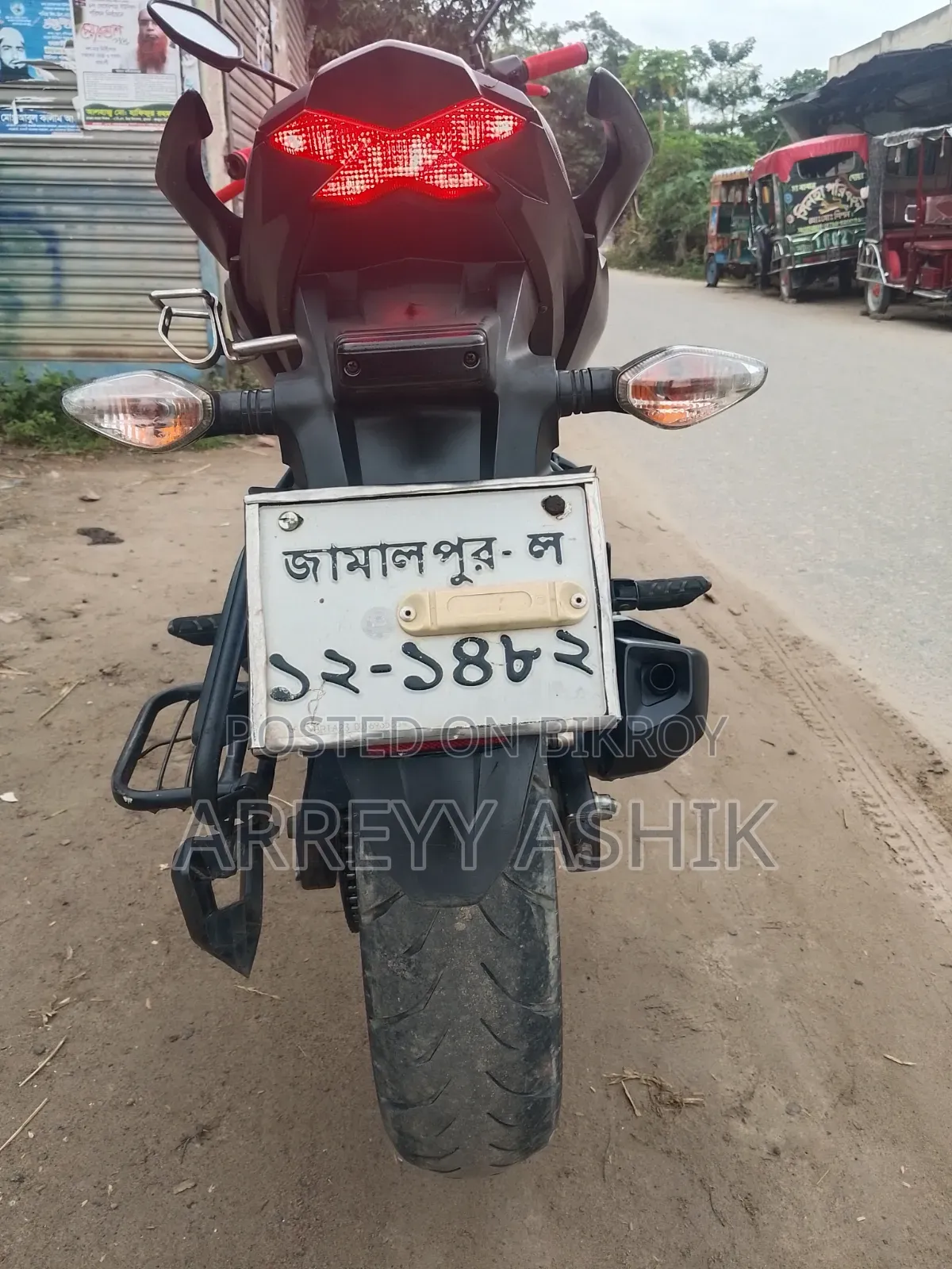 Honda Hornet 2.0 2023 Red
