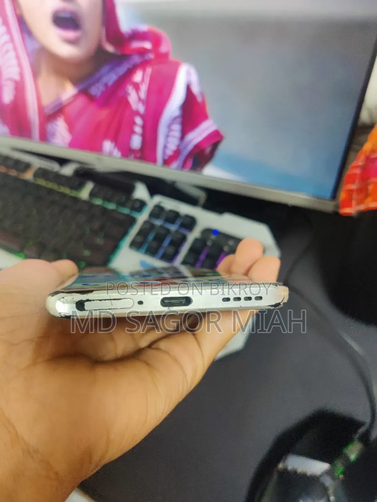 রিয়েলমি ১০ প্রো+ ১২৮ জিবি গ্রে