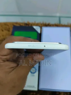 টেকনো পোভা স্লিম ৫জি ২৫৬ জিবি ব্লু