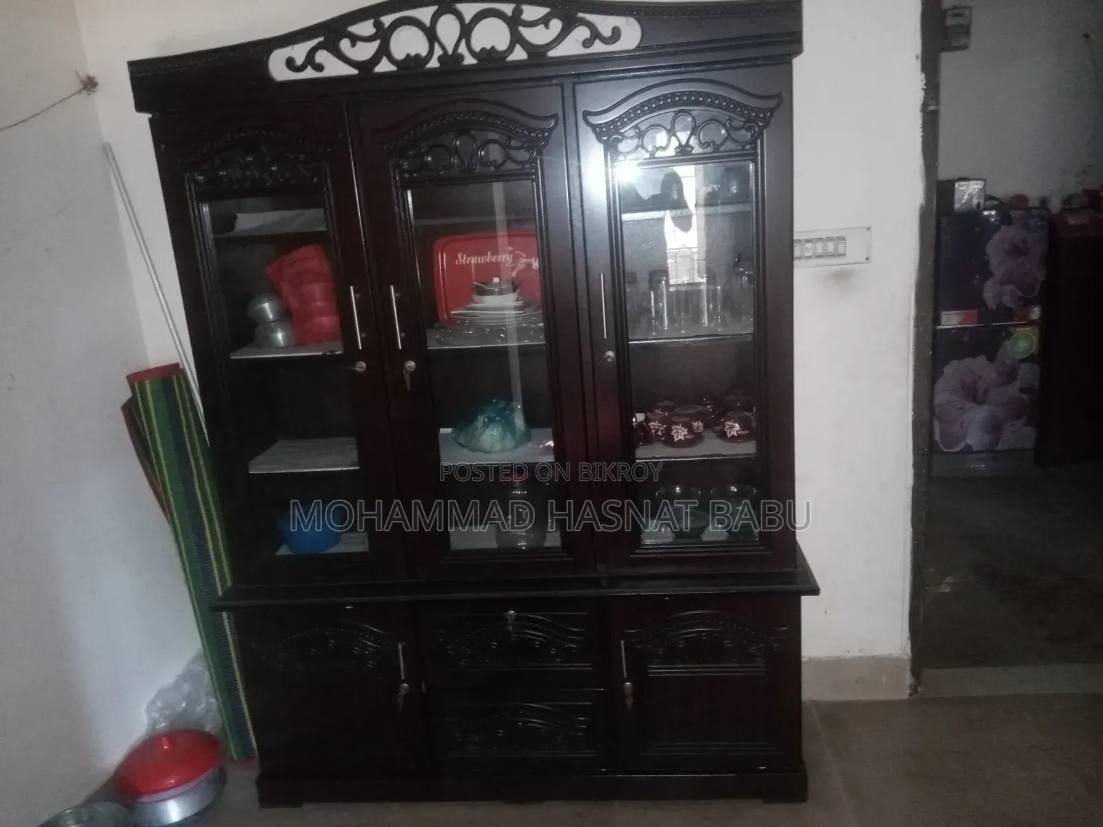 Showcase Chocolate Color