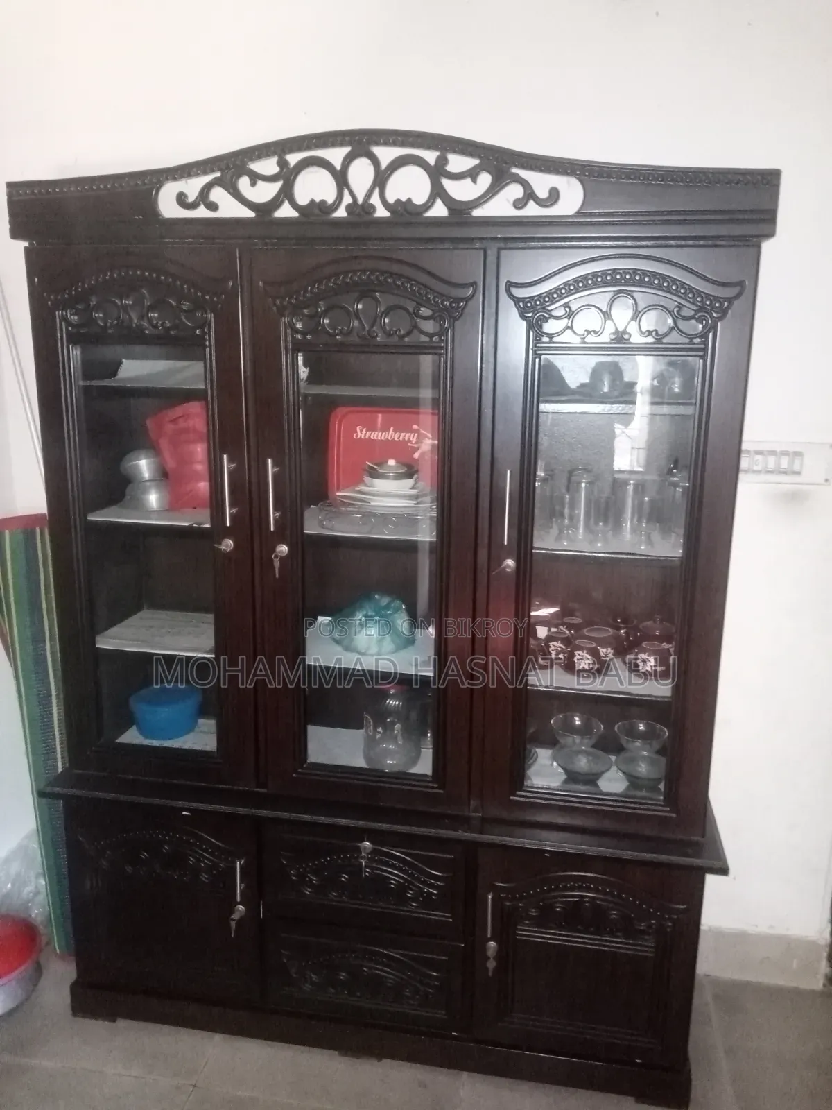 Showcase Chocolate Color