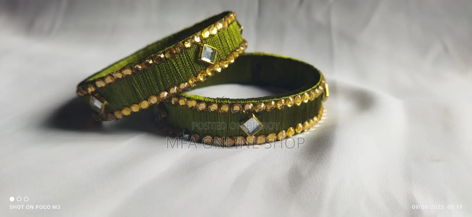 ২ পিস কুন্দন সুতার বালা (2 PCS Kundan Thread Bangles)