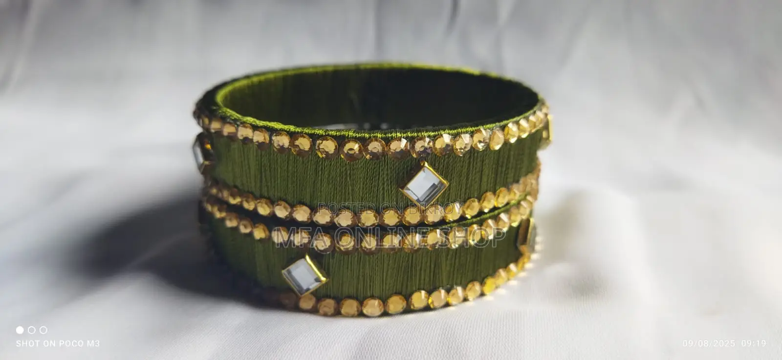 ২ পিস কুন্দন সুতার বালা (2 PCS Kundan Thread Bangles)