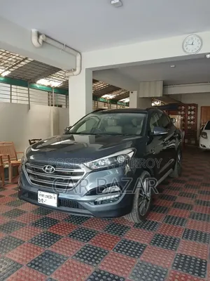 Hyundai Tucson Limited Front-Wheel Drive 2017 Gray