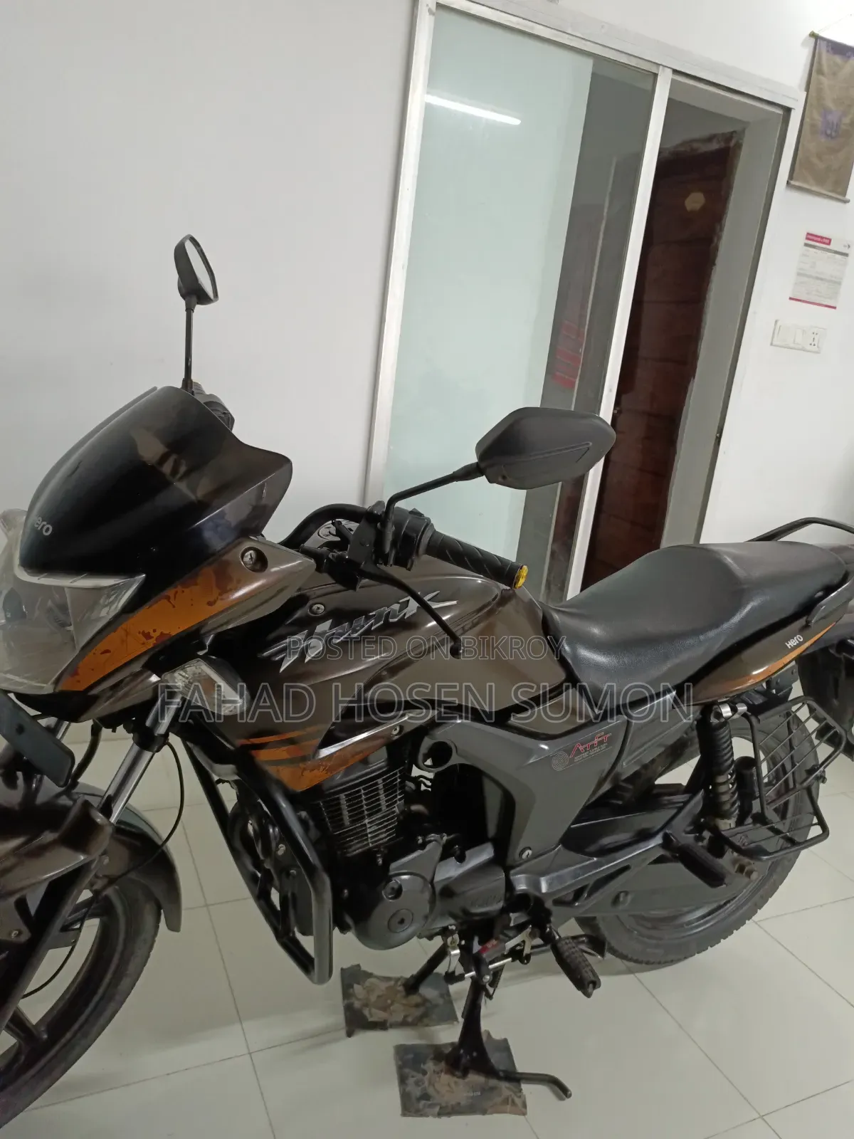 হিরো হাঙ্ক ২০১৮ ব্রাউন