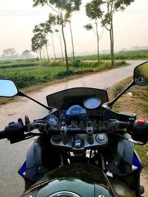 নতুন ইয়ামাহা এফজেডএস ভি৩ ২০১৫ ব্ল্যাক