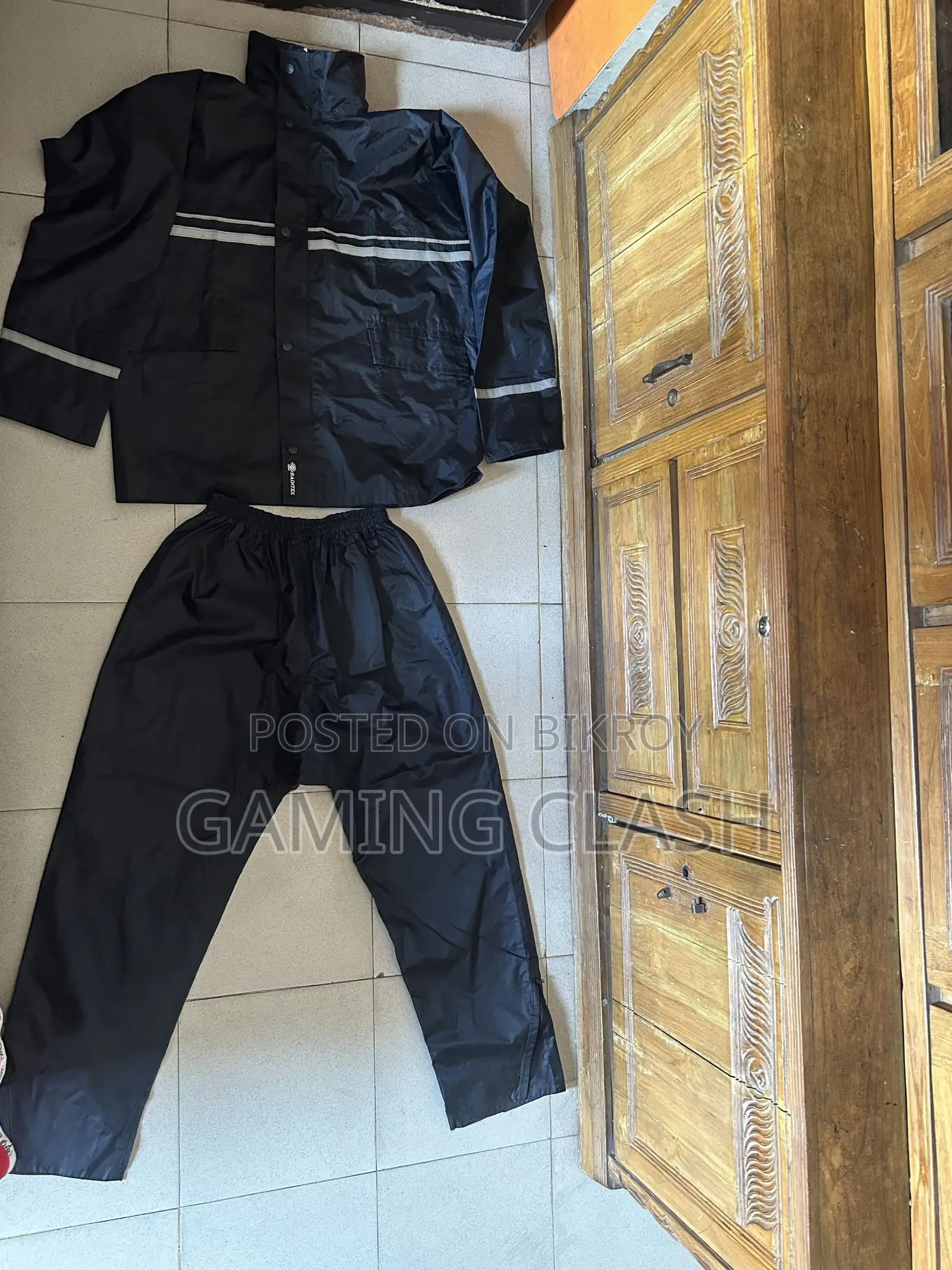 Raincoat Sell Size Xl