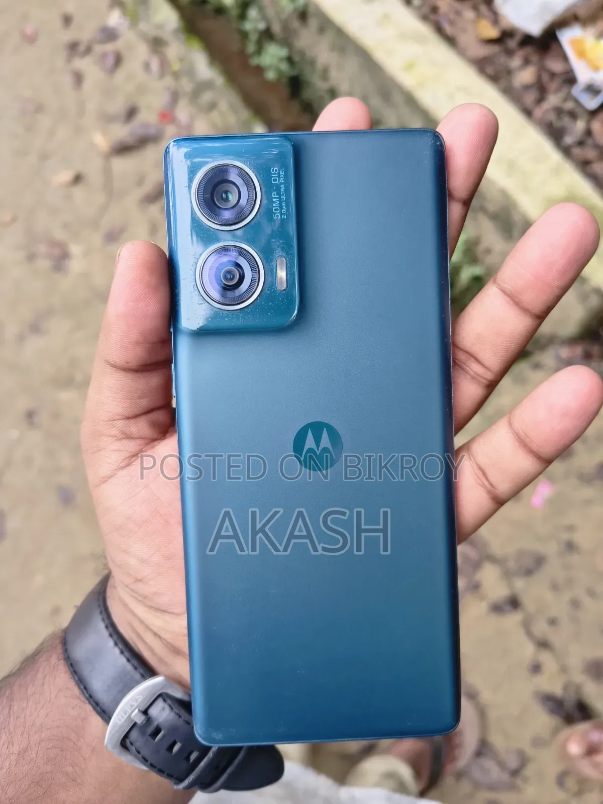 মোটর চলা এজ ৫০ ফিউশন ২৫৬ জিবি নীল
