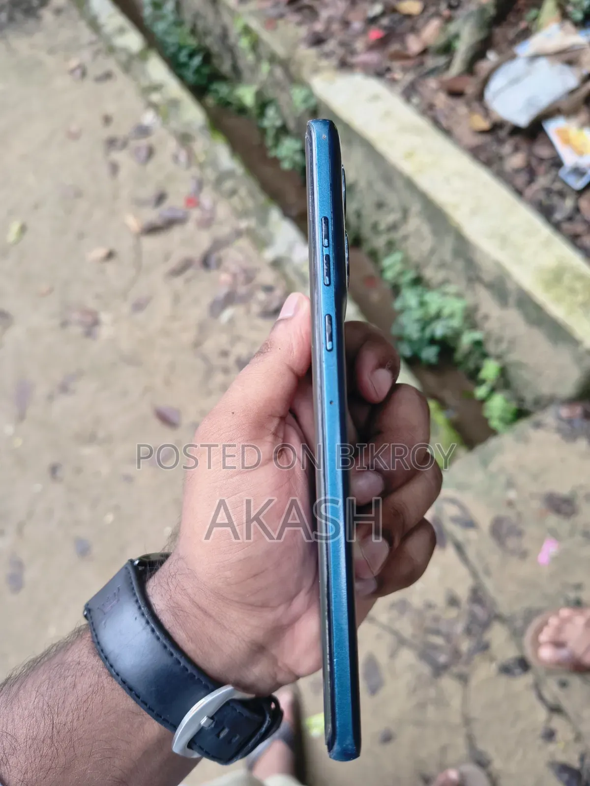 মোটর চলা এজ ৫০ ফিউশন ২৫৬ জিবি নীল