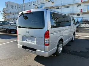 Toyota HiAce 2021 Silver