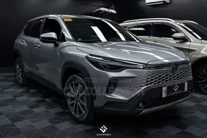 নিউ টয়োটা করোল্লা ক্রস ২০২৫ গ্রে