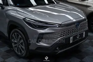 নিউ টয়োটা করোল্লা ক্রস ২০২৫ গ্রে