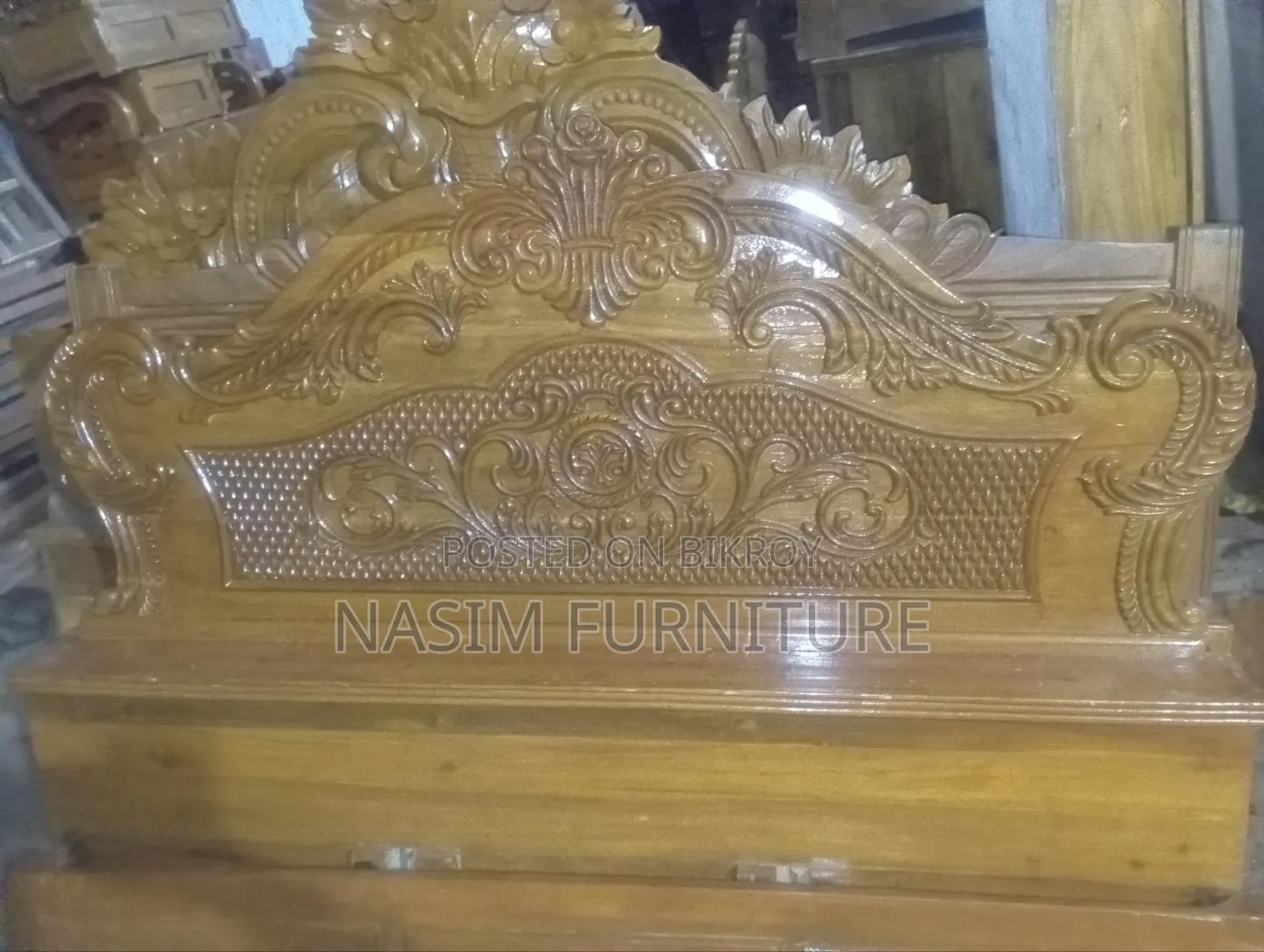 পুরাতন পালং আকাশি কাঠের